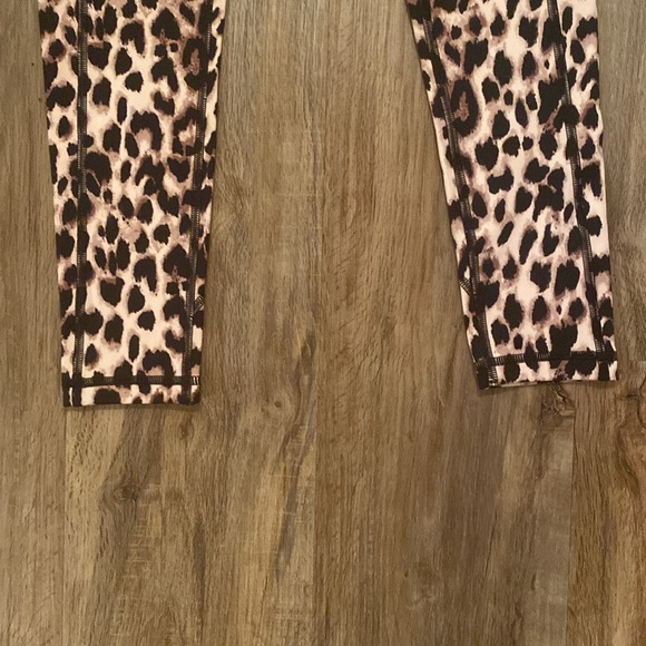 Victoria’s Secret Leopard Print Leggings NWTs - Picture 9 of 12